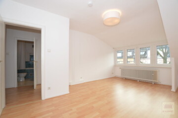 Zwischen Rheinturm & Lorettostrasse: Ruhige 2-Zimmer Dachgeschoß-Wohnung, 40219 , Wilhelm-Tell-Strasse