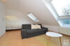 Lörick - Seestern: Gemütliche Dachgeschoß-Wohnung im Reihenendhaus - Wohnbereich