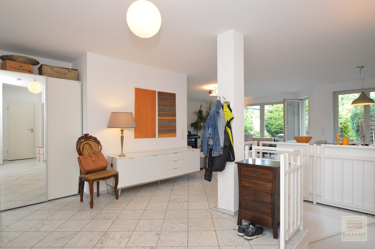 Ideale Familien-Wohnung in Angermund - Flur / Diele