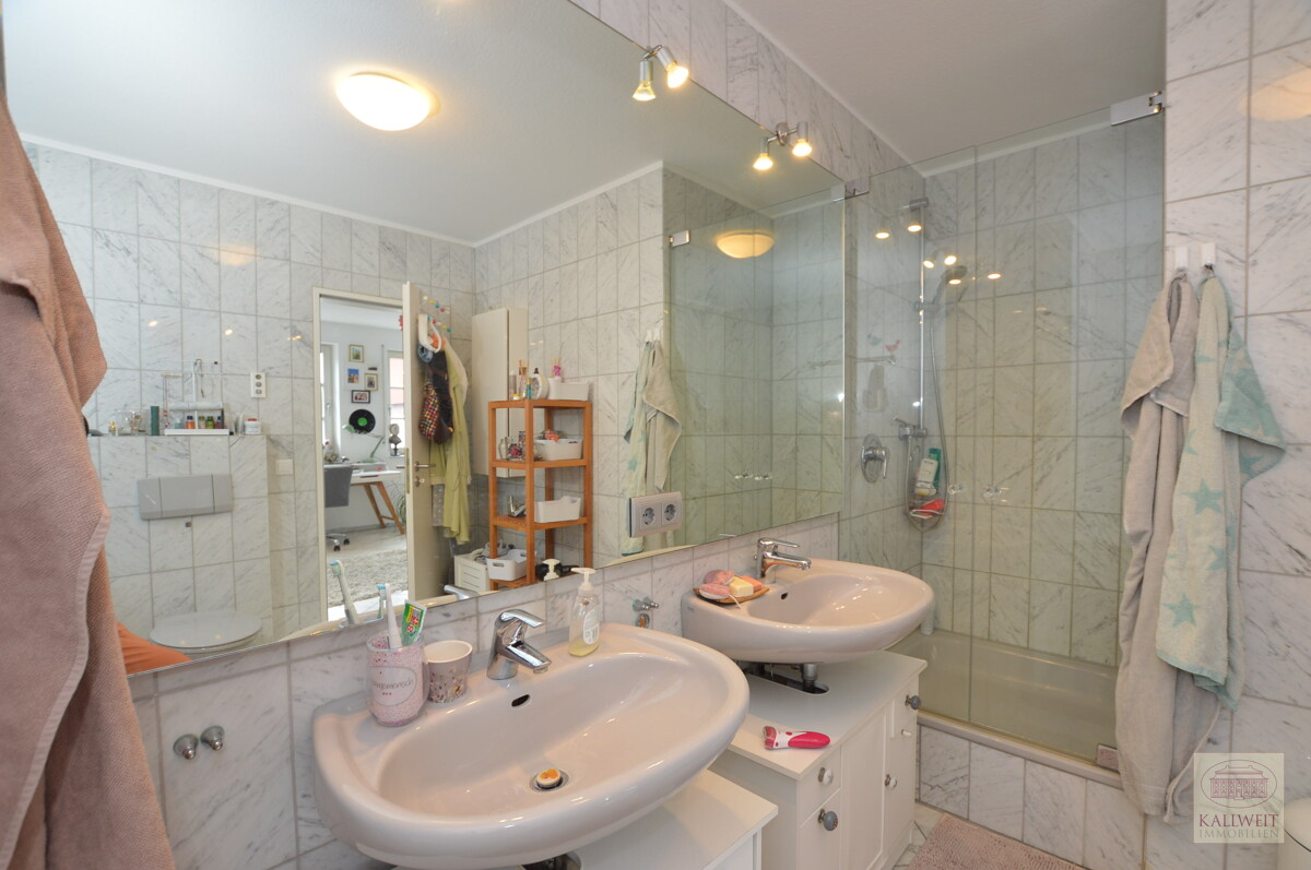 Ideale Familien-Wohnung in Angermund - oberes Bad