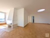 Über den Dächern der Stadt: 4-Zimmer Wohnung mit Kamin - Wohnzimmer