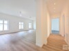 Sanierter Altbau zwischen Rheinturm und Martinskirche - Wohnzimmer & Diele