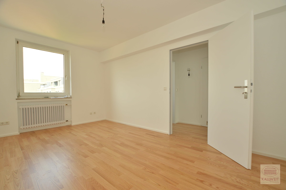 Unterrath: gepflegte 2 Zimmer mit Balkon und Einbauküche - Schlafen