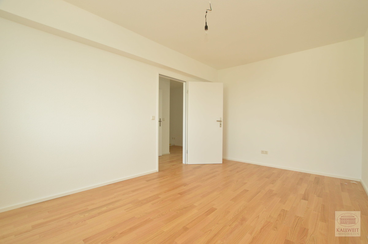 Unterrath: gepflegte 2 Zimmer mit Balkon und Einbauküche - Schlafen