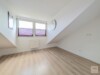 Voll saniertes Dachgeschoß-Apartment in Eller-Süd - Wohnküche (Osten)