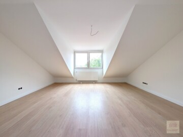 Voll saniertes Dachgeschoß-Apartment in Eller-Süd, 40229 Düsseldorf (Eller), Peter-Richarz-Str.
