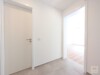 Zwischen Rheinturm & Lorettostrasse: Saniertes Apartment mit Wohnküche - Diele