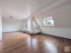 Großzügige Dachgeschoß-Wohnung in Derendorf - Wohnbereich