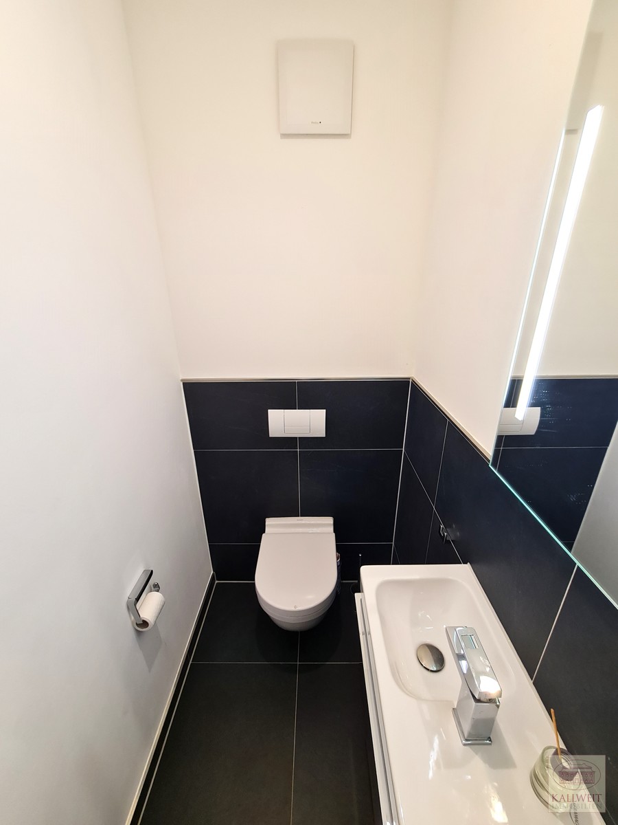 Nahe Florapark: Wohnen im eigenen Stadthaus - Gäste-WC OG